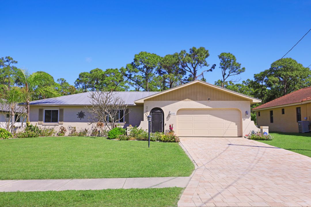 2207 SW 38th Terrace, Cape Coral, FL 33914