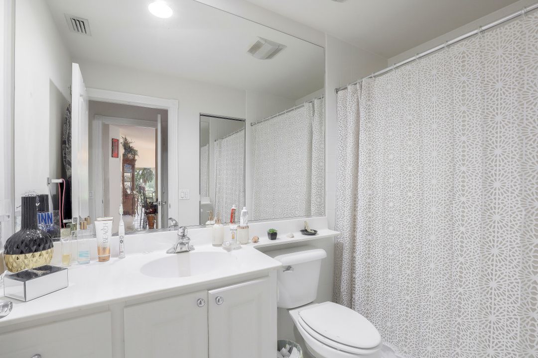 4280 Redonda Ln, Naples, FL 34119