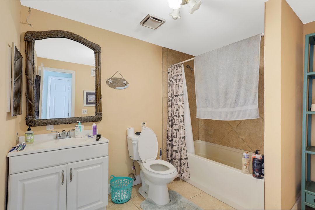 431 12th Ave NW, Naples, FL 34120