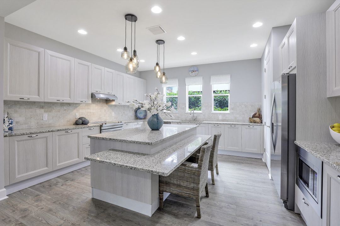 14684 Tropical Dr, Naples, FL 34114