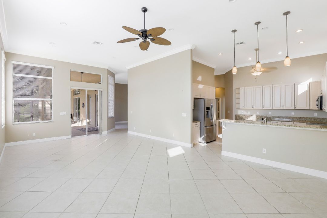 3304 Potomac Ct, Naples, FL 34120