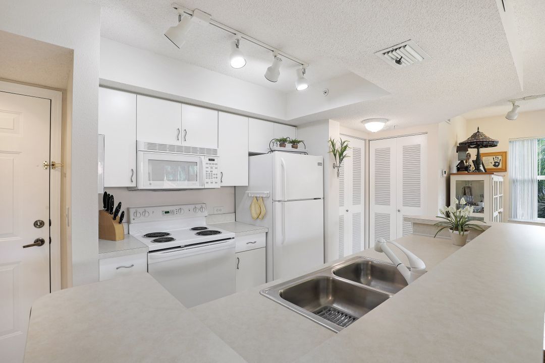 8920 Colonnades Ct E, Bonita Springs, FL 34135