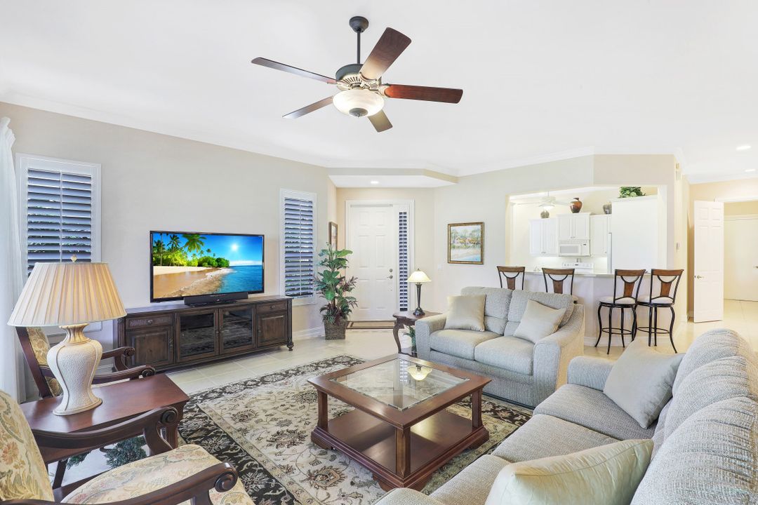 5005 Maxwell Cir #102, Naples, FL 34105