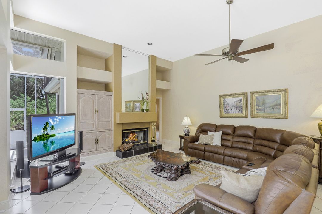 3950 Lakemont Dr, Bonita Springs, FL 34134