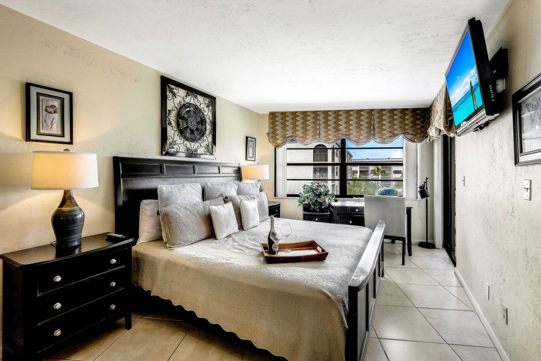 1007 Anglers Cove #J-404, Marco Island, FL 34145