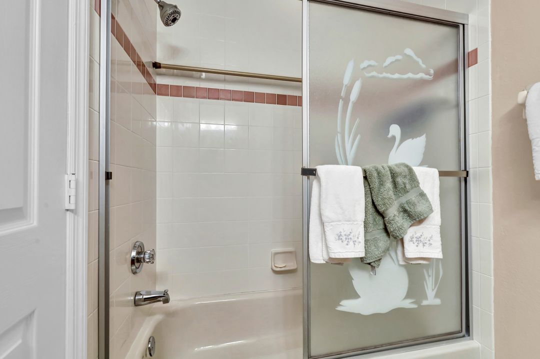 6432 Huntington Lakes Cir #203, Naples, FL 34119