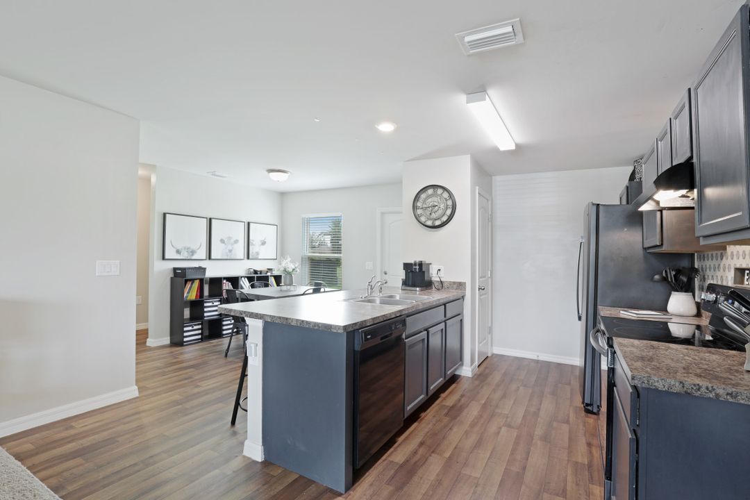 1926 NW 22nd Ave, Cape Coral, FL 33993