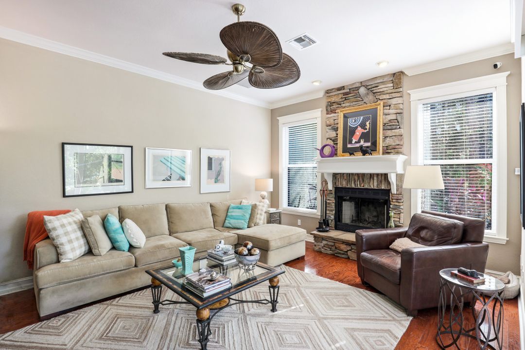 2850 Coach House Way, Naples, FL 34105