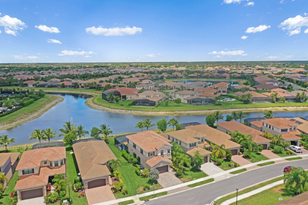 4173 Amelia Way, Naples, FL 34119