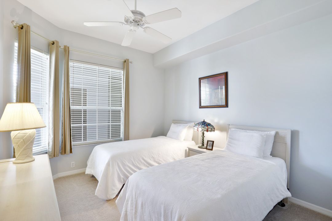 8217 Parkstone Pl #305, Naples, FL 34120