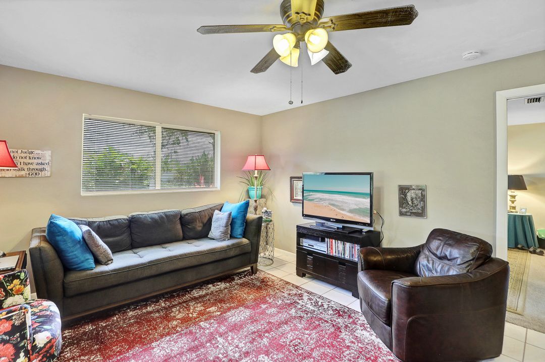 1302 SE 15th St, Cape Coral, FL 33990