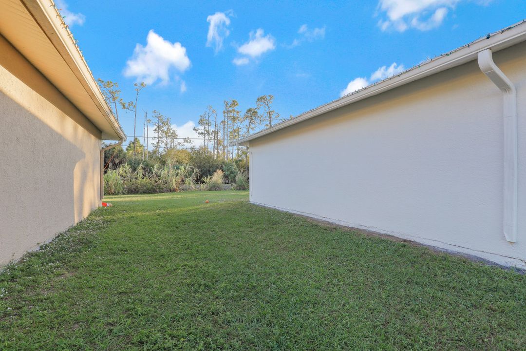 5250 Texas Ave, Naples, FL 34113