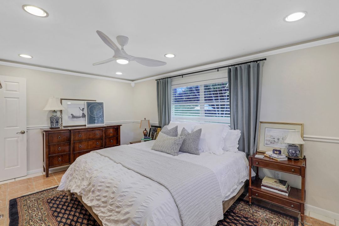 73 Wickliffe Dr, Naples, FL 34110