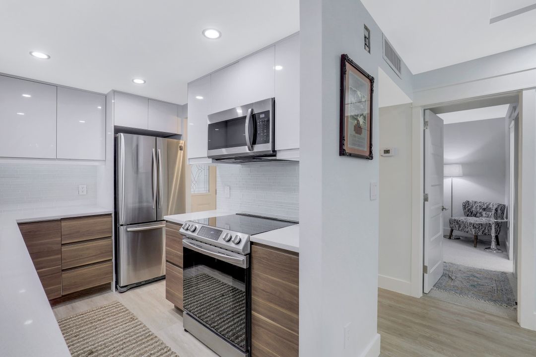 820 Ketch Dr #1, Naples, FL 34103