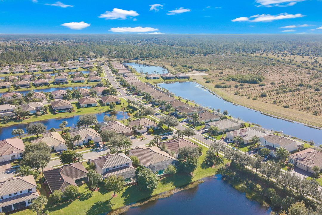 2065 Mandarin Ln, Naples, FL 34120