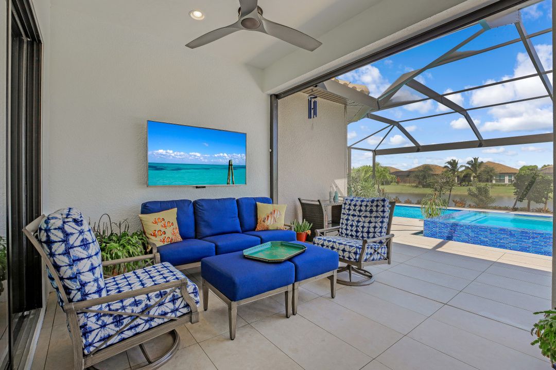 8669 Dilillo Ct, Naples, FL 34119