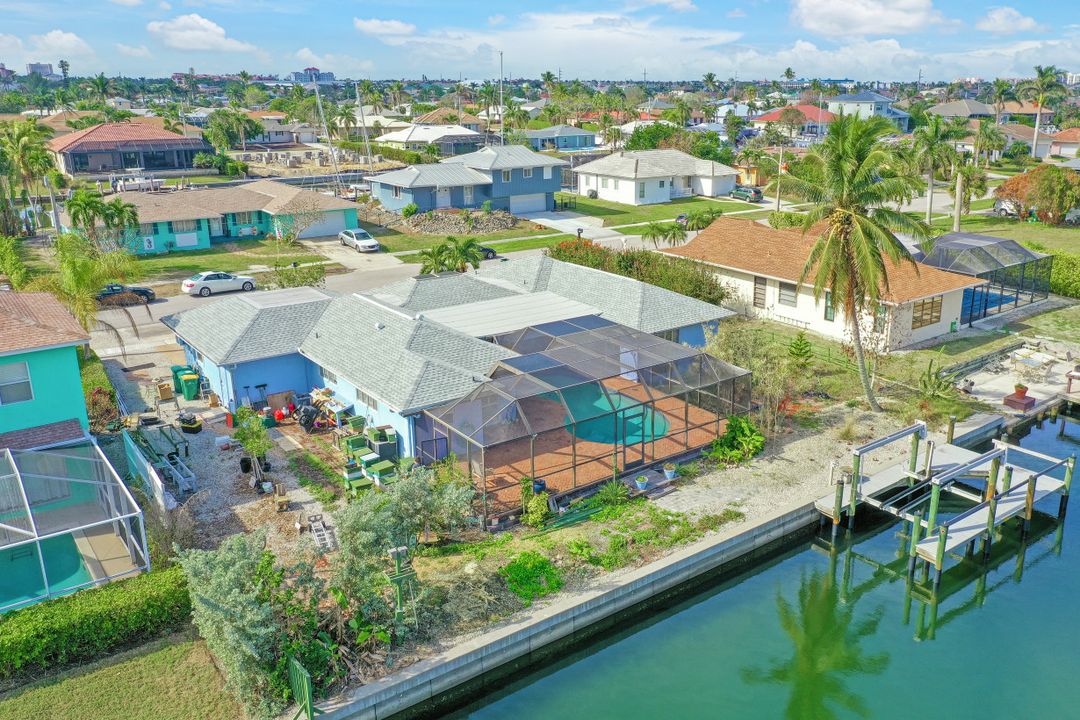 827 Chestnut Ct, Marco Island, FL 34145