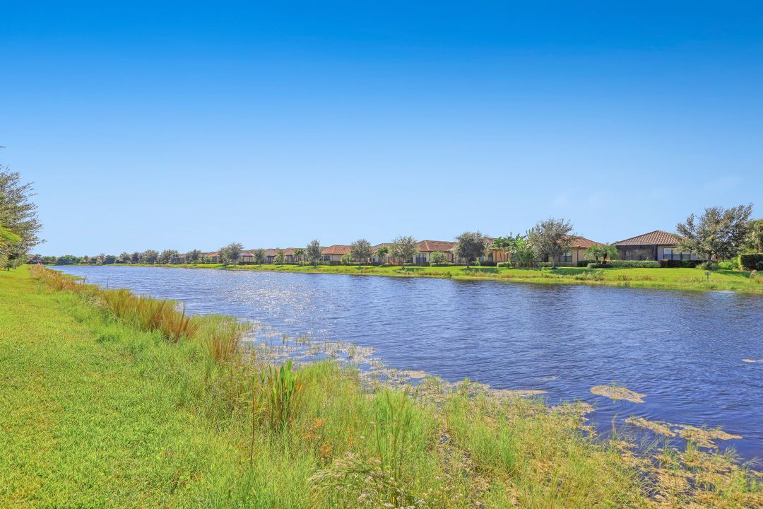 8427 Palacio Terrace S, Naples, FL 34114