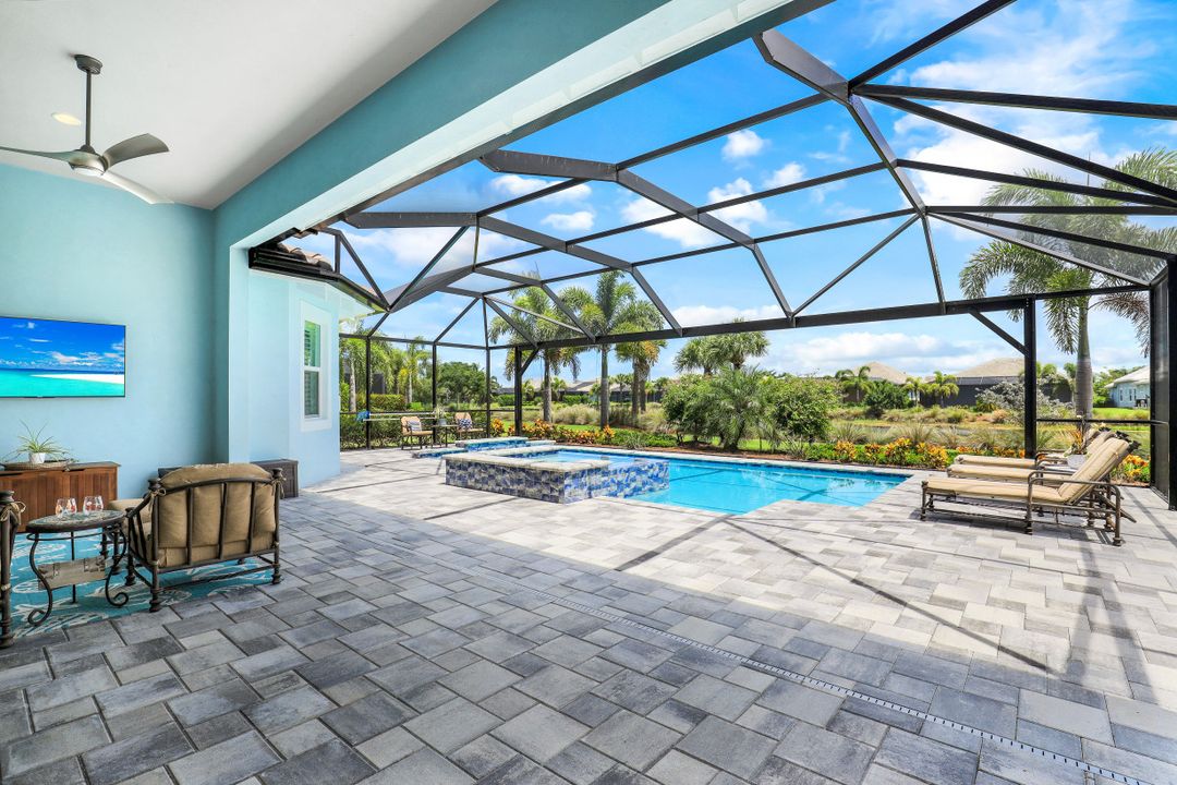5771 Clarendon Dr, Naples, FL 34113