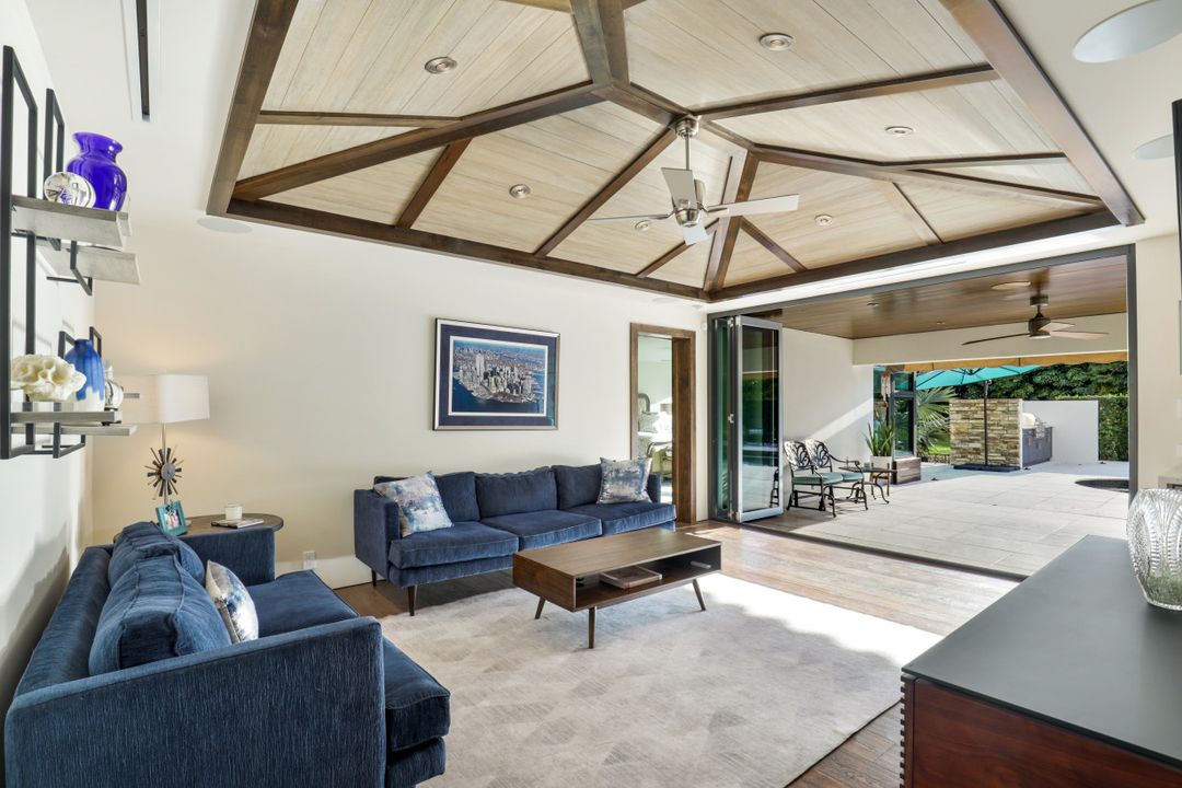 615 Carica Rd, Naples, FL 34108