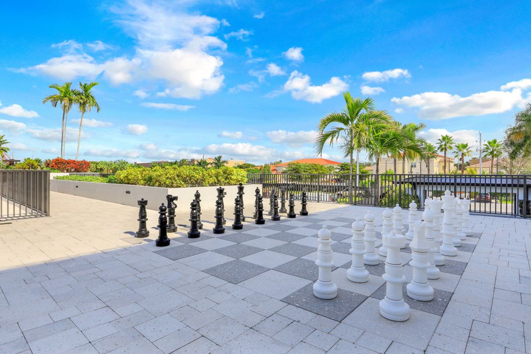 1111 Central Ave #402, Naples, FL 34102