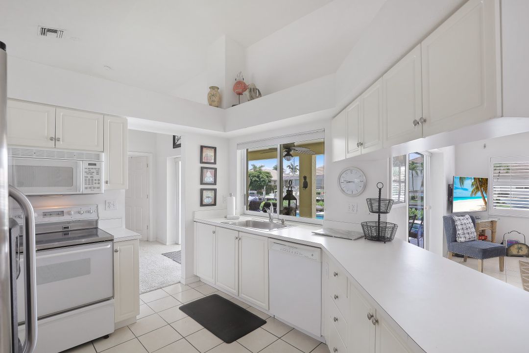 725 Plantation Ct, Marco Island, FL 34145