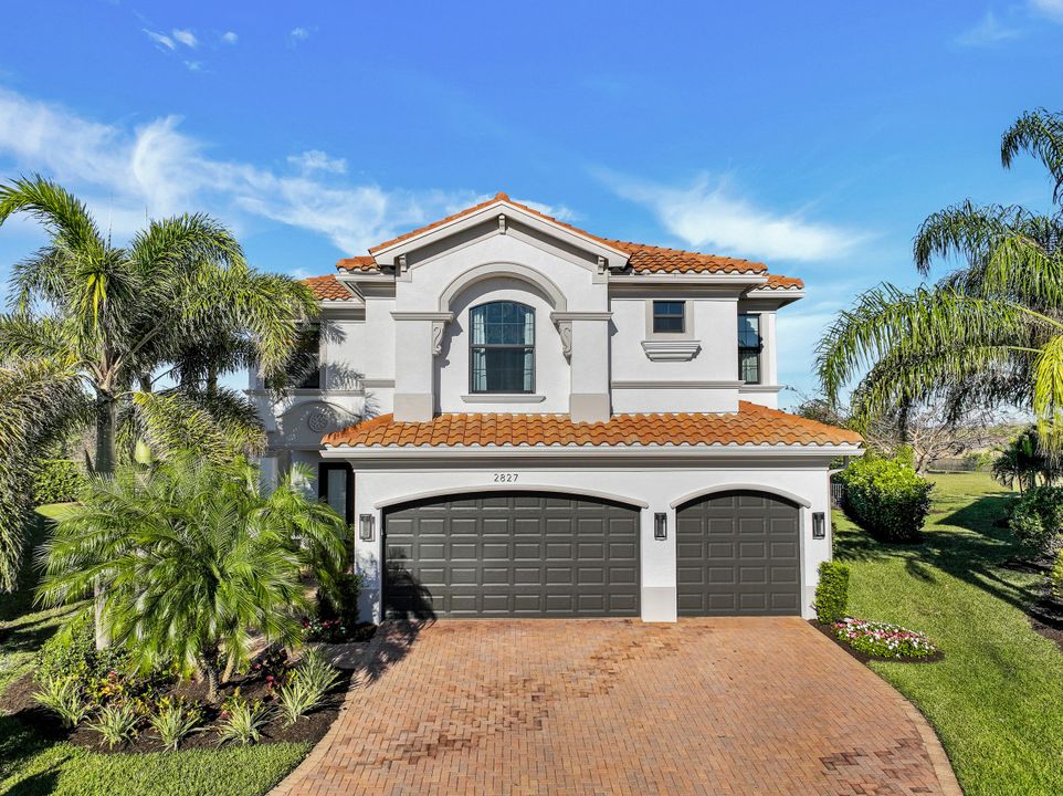 2827 Thunder Bay Circle, Naples, FL 34119