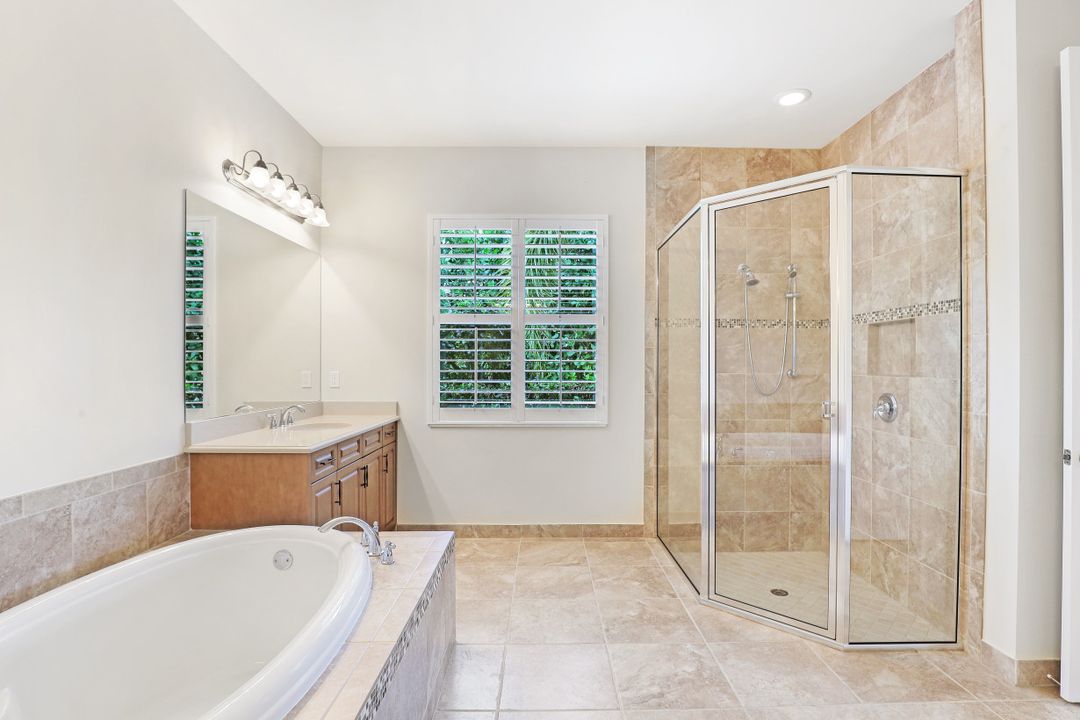 2939 Cinnamon Bay Cir, Naples, FL 34119