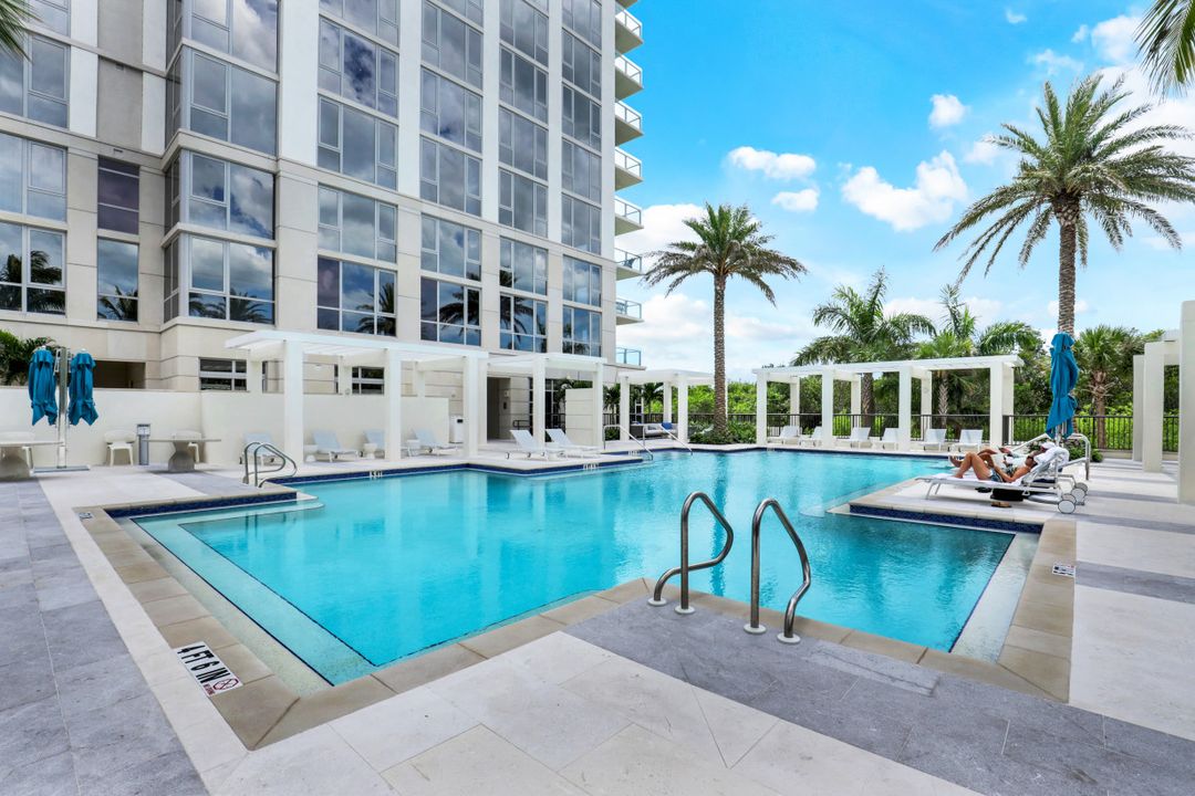 6897 Grenadier Blvd #504, Naples, FL 34108