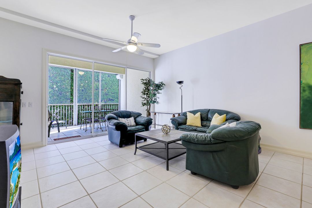 700 Bentwater Cir #103, Naples, FL 34108
