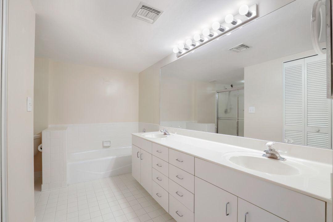 5635 Turtle Bay Dr #12, Naples, FL 34108