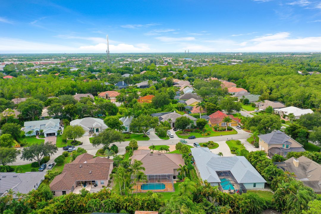 1905 Fairfax Cir, Naples, FL 34109