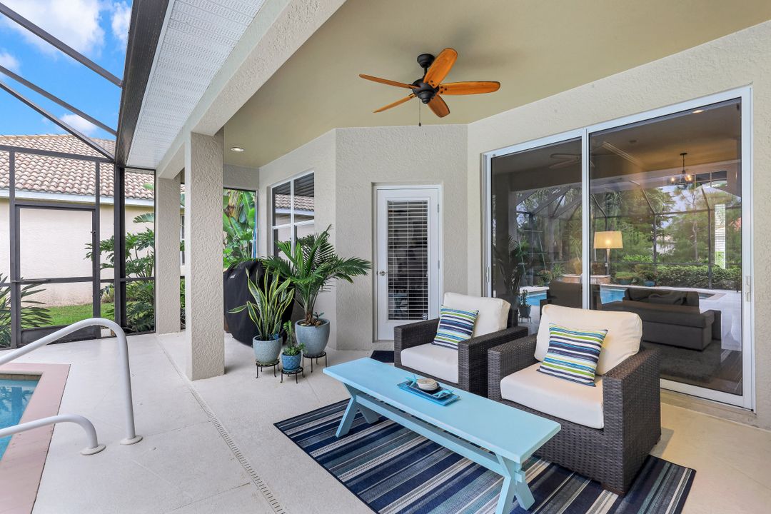 10621 Sir Michaels Pl Dr, Bonita Springs, FL 34135