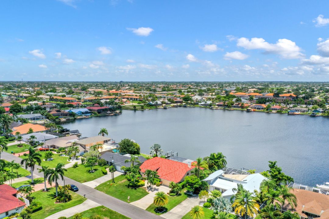 625 SW 49th Ln, Cape Coral, FL 33914