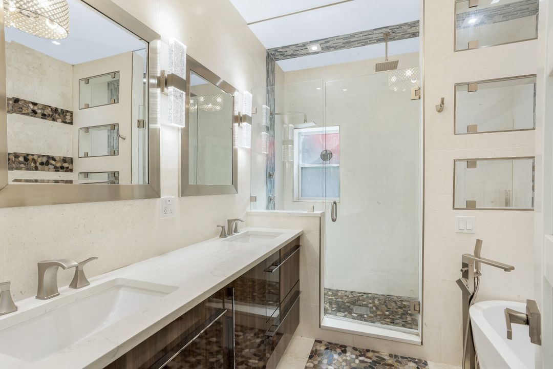 648 100th Ave N, Naples, FL 34108