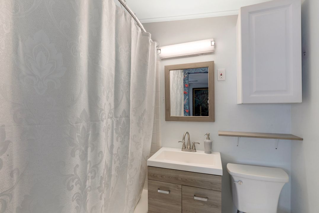 2070 Holiday Ln, Naples, FL 34104