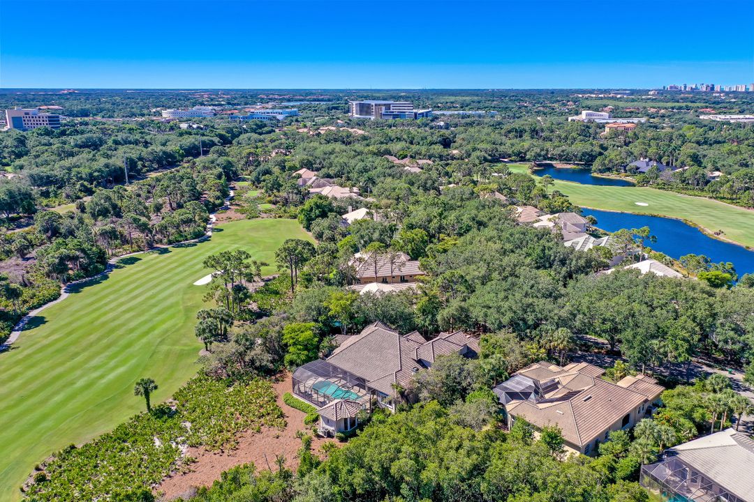 969 Barcarmil Way, Naples, FL 34110