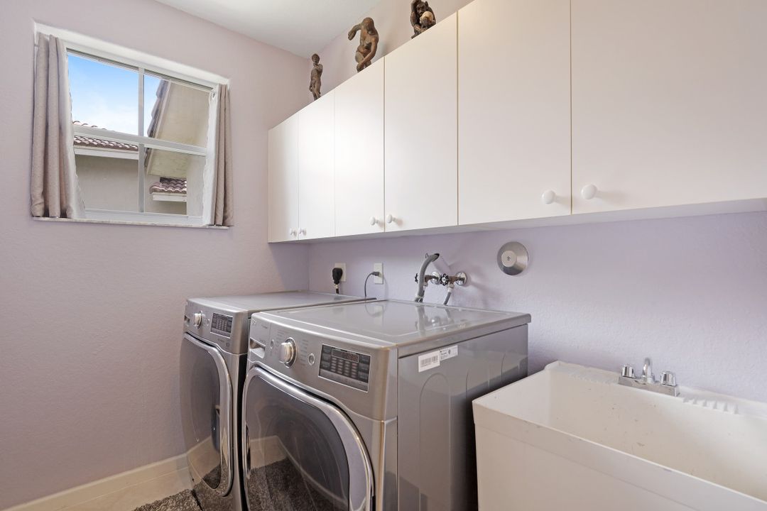 1886 Hidden Trail Ln, Weston, FL 33327