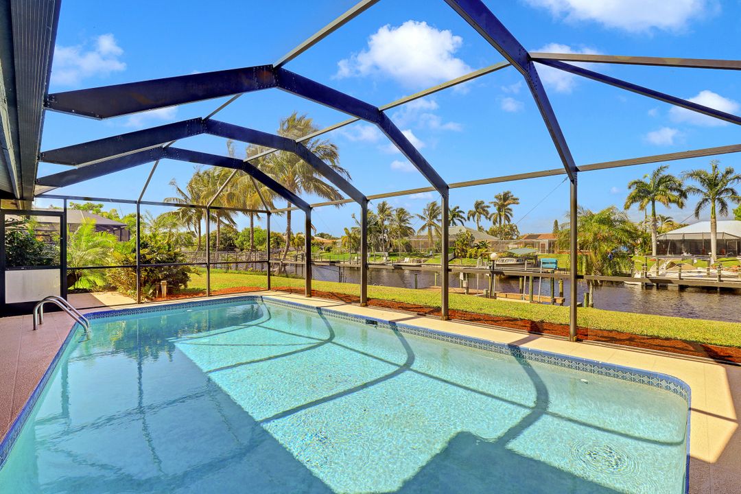 1121 SE 21st St, Cape Coral, FL 33990