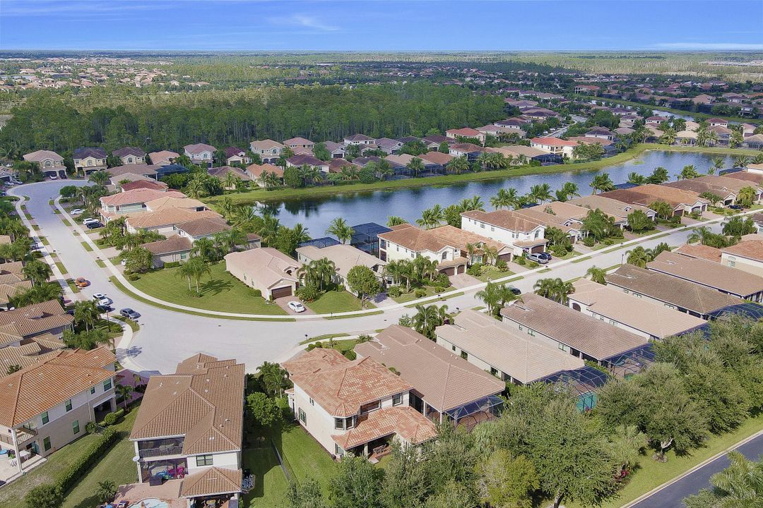 3271 Pacific Dr, Naples, FL 34119