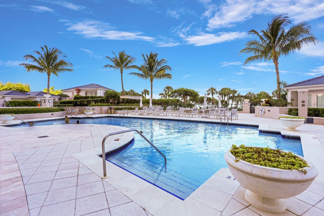 8665 Bay Colony Dr #702, Naples, FL 34108