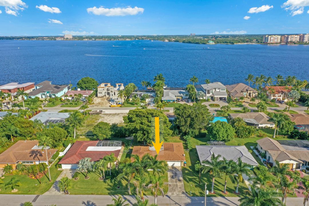 5757 Flamingo Dr, Cape Coral, FL 33904