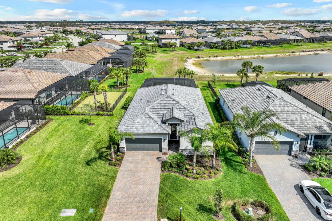 19835 Beechcrest Pl, Estero, FL 33928