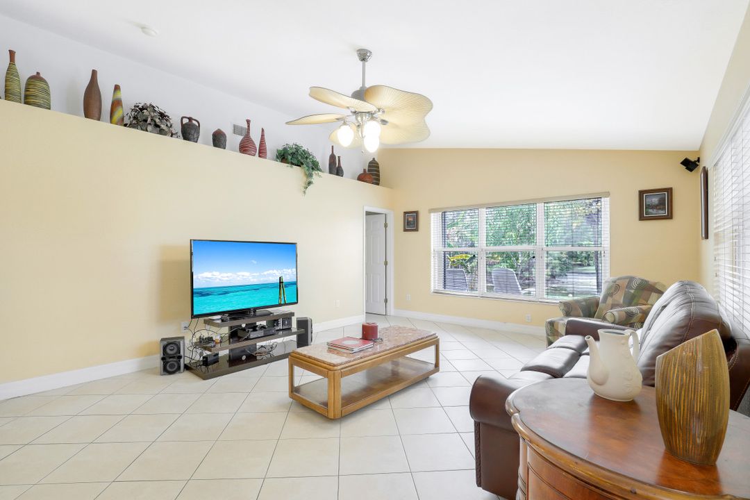 415 SE 17th St, Cape Coral, FL 33990