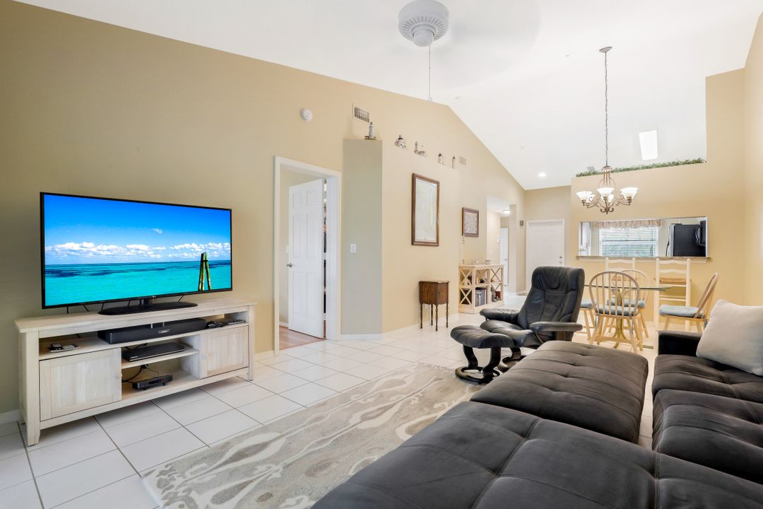 6625 Huntington Lakes Cir #204, Naples, FL 34119