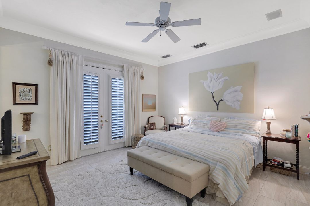 376 Leatherfern Ln, Marco Island, FL 34145