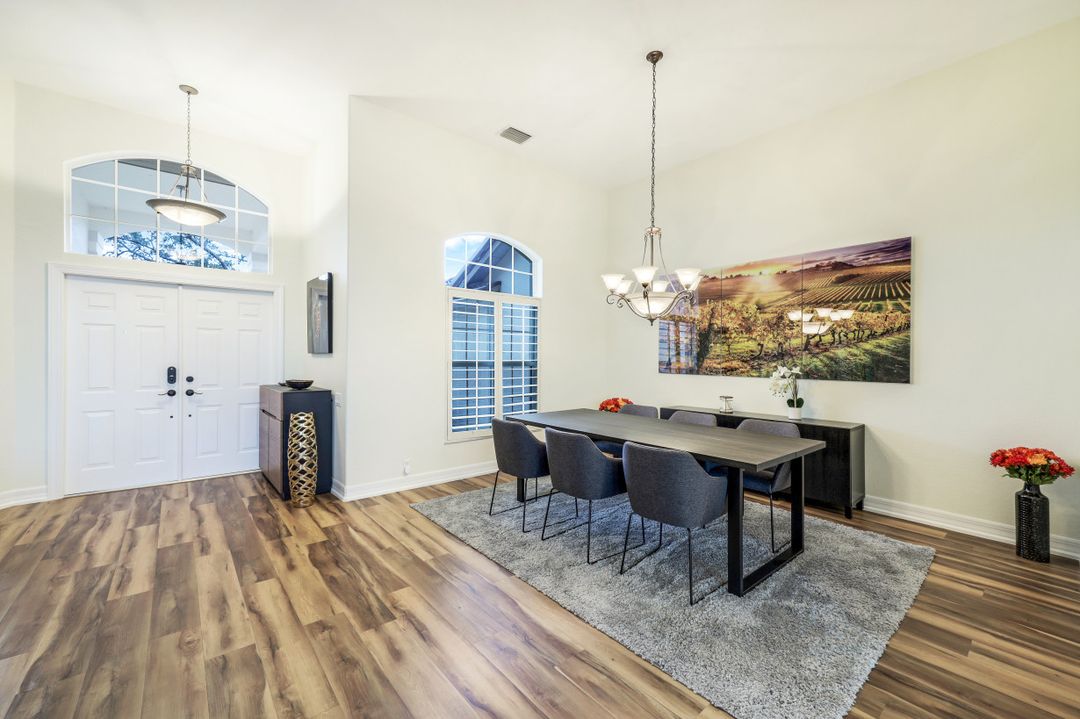 606 Shoreline Dr, Naples, FL 34119