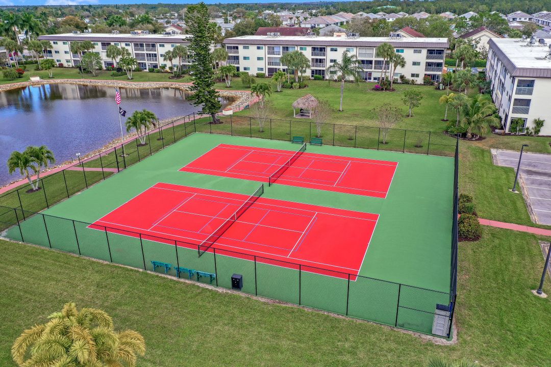 1004 Manatee Rd, Naples, FL 34114