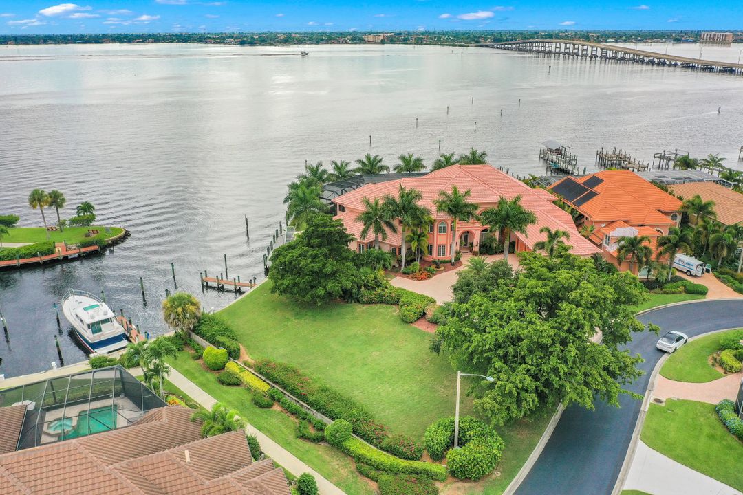 12792 Yacht Club Cir, Fort Myers, FL 33919