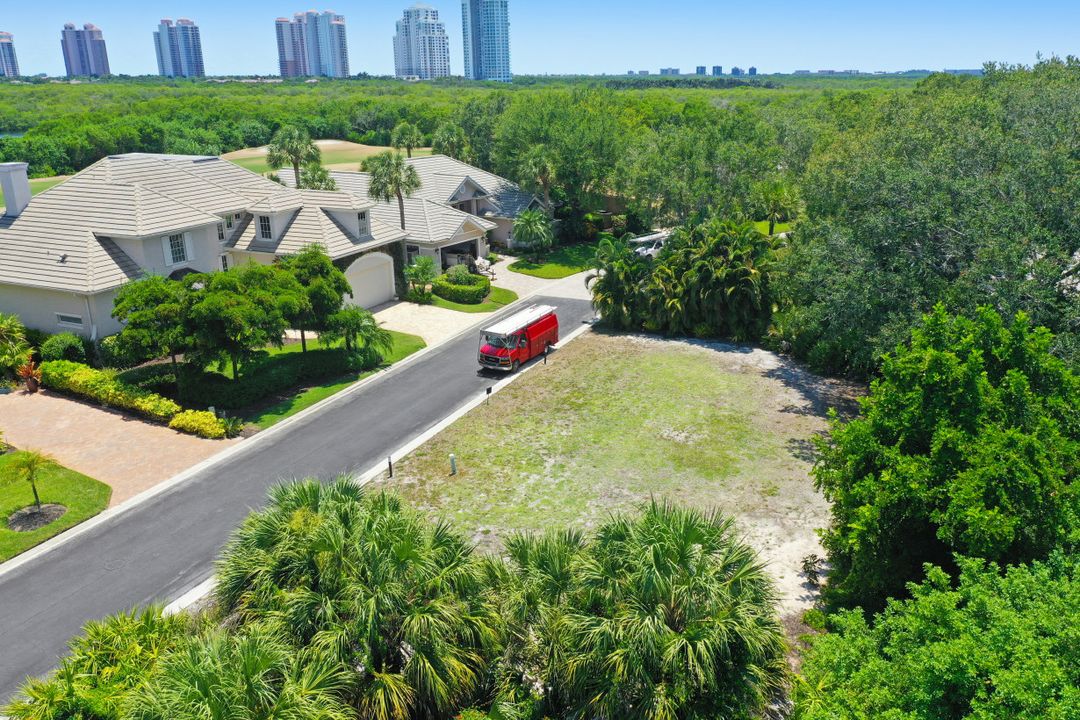 25350 Goldcrest Dr, Bonita Springs, FL 34134